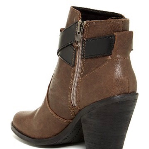 Dolce Vita Conary Booties - Picture 3 of 7